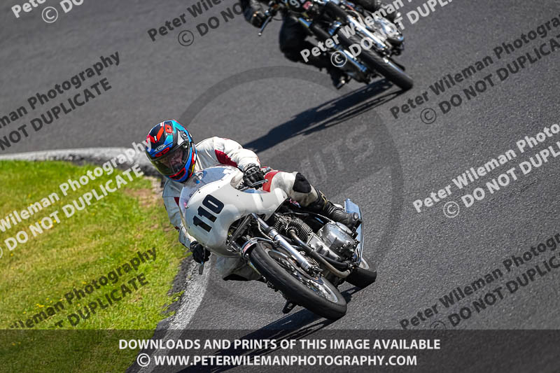 Vintage motorcycle club;eventdigitalimages;mallory park;mallory park trackday photographs;no limits trackdays;peter wileman photography;trackday digital images;trackday photos;vmcc festival 1000 bikes photographs